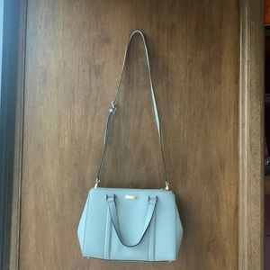 Kate Spade med handbag